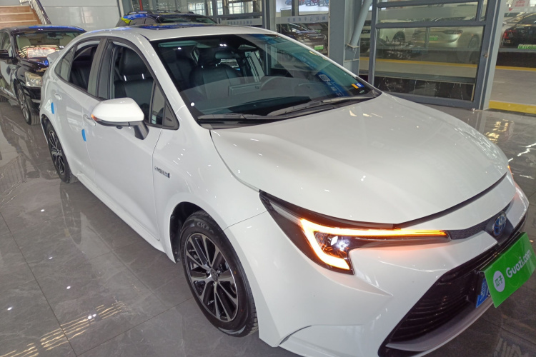 丰田 雷凌 2023款 智能电混双擎 1.8L 豪华版车身外观3