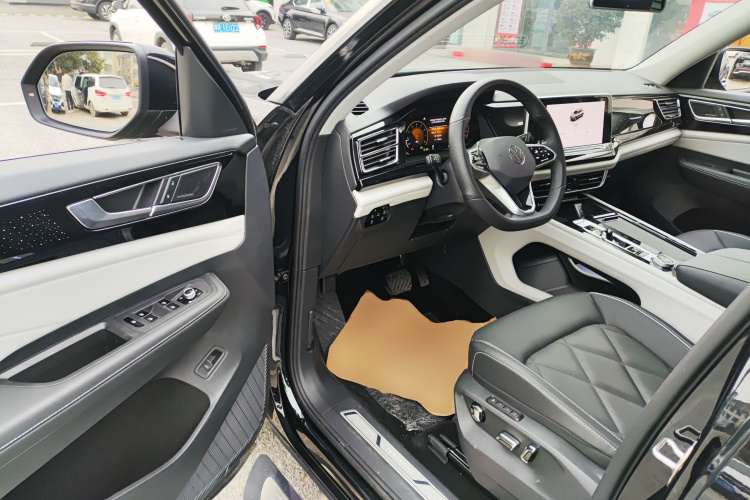 大众 途昂 2024款 380TSI 四驱尊崇旗舰版中控内饰7003