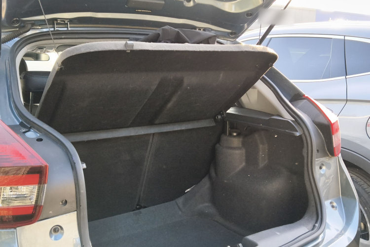 奇瑞 瑞虎3X 2021款 PLUS 1.5L CVT痛快红枣版II型机舱底盘23