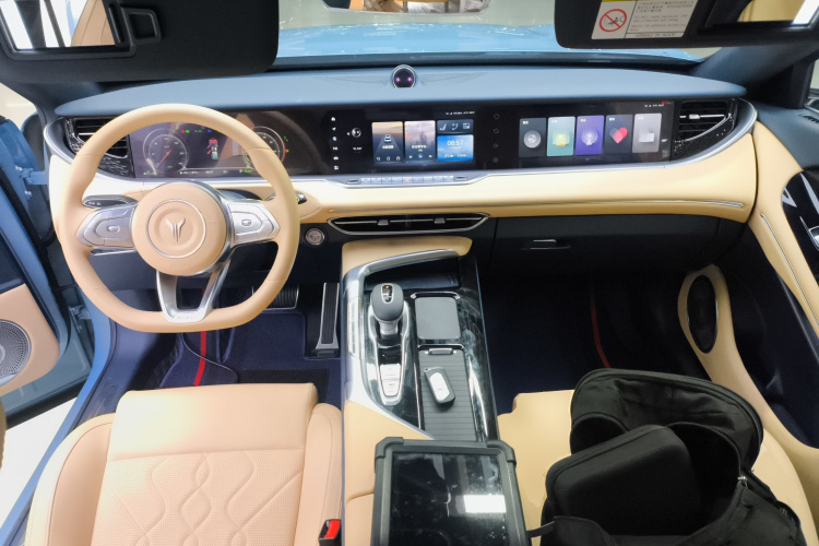 岚图汽车 岚图FREE 2021款 四驱标准增程专属豪华套装中控内饰12