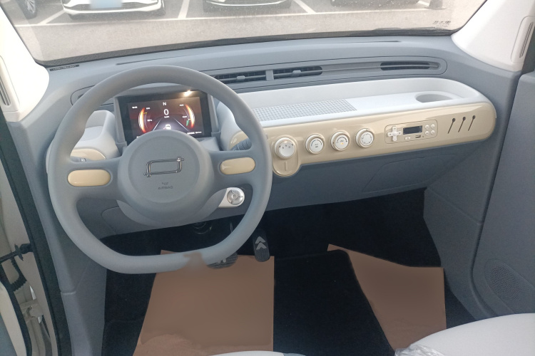 奔腾小马 2026款 222km 闪耀马中控内饰7002