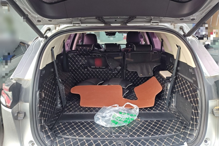 比亚迪 唐 2018款 2.0T 自动智联尊荣型 7座 国V中控内饰23