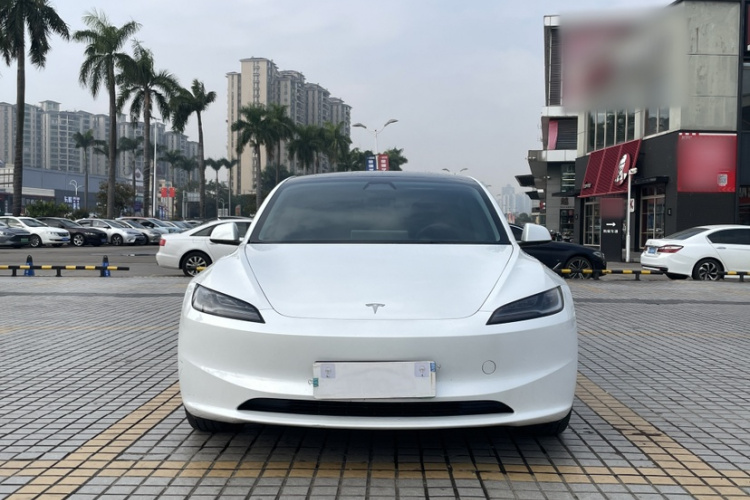 特斯拉 Model 3 2023款 长续航全轮驱动版车身外观6001