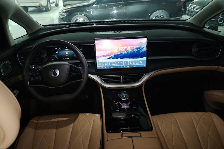 腾势D9 2024款 DM-i 980 四驱尊荣型中控内饰12