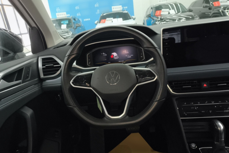 大众 途岳 2023款 330TSI 四驱月尊版中控内饰13