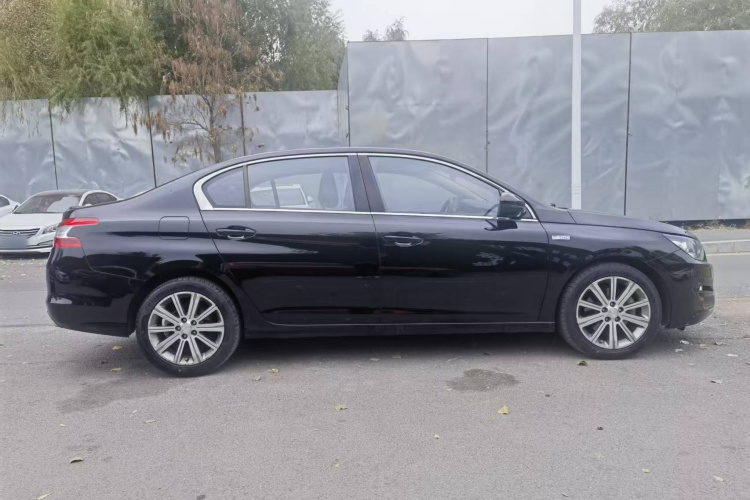 标致408 2016款 1.6T 自动豪华版车身外观6003