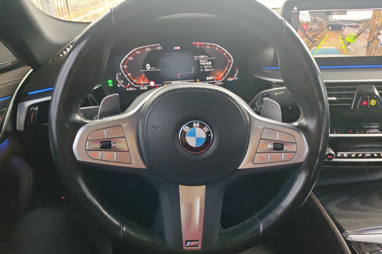 宝马5系 2022款 改款三 530Li 尊享型 M运动套装中控内饰13