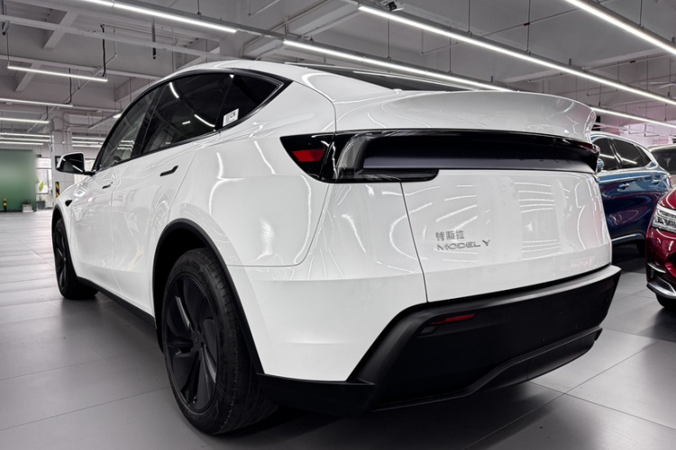 特斯拉 Model Y 2025款 后轮驱动版车身外观6003
