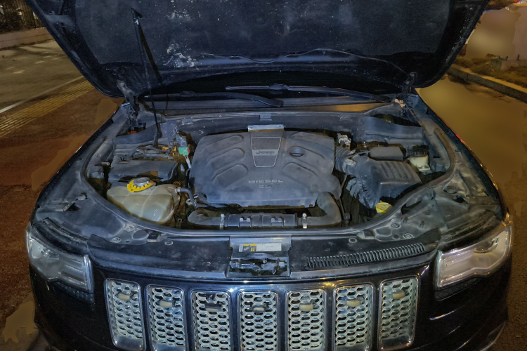 Jeep 大切诺基(进口) 2014款 3.0TD 柴油 舒享导航版局部细节24