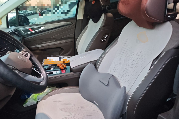 大众 威然 2023款 改款 380TSI 尊贵版中控内饰19