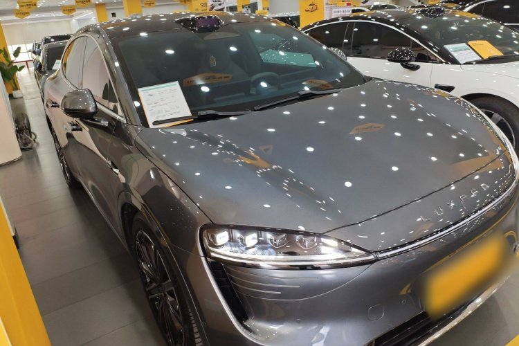 鸿蒙智行 智界R7 2025款 增程 251km Max车身外观3