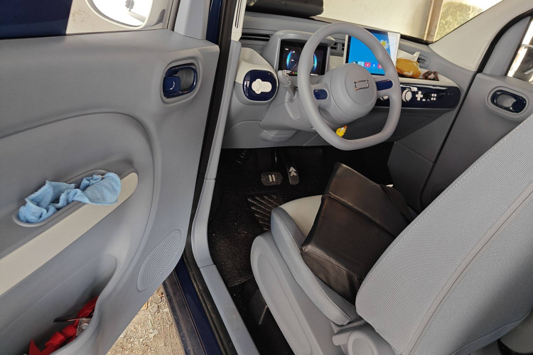 奔腾小马 2025款 222km 伶俐马中控内饰20