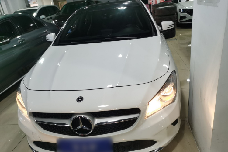 奔驰CLA 2019款 CLA 200 动感型车身外观2