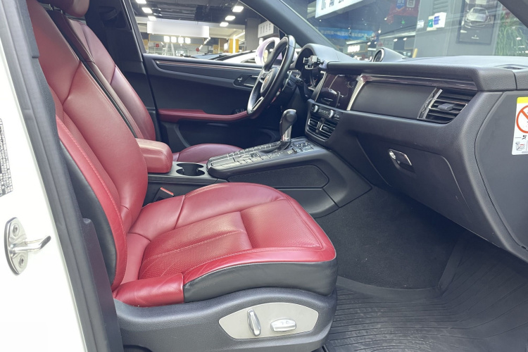保时捷 2018款 Macan 2.0T中控内饰7008