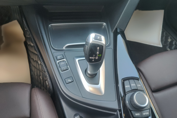 宝马3系 2018款 320Li 时尚型局部细节18