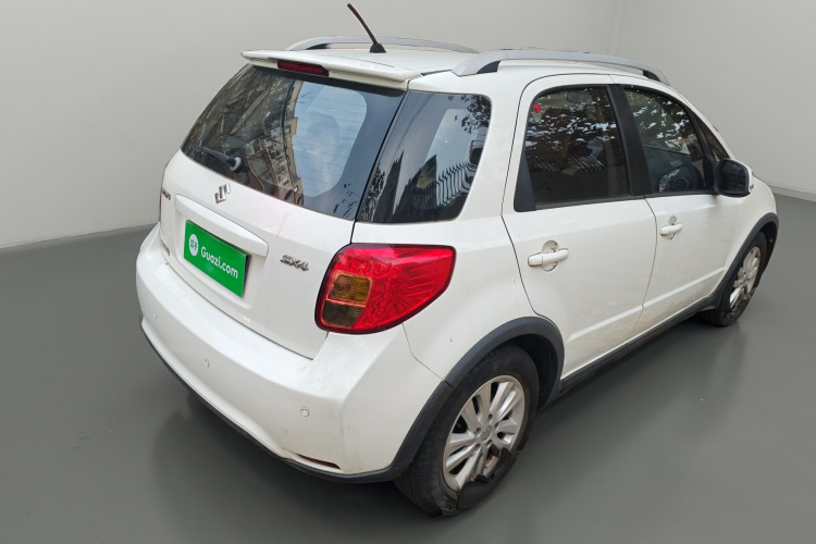 铃木 天语 SX4 2013款 1.6L 手动酷锐型车身外观7