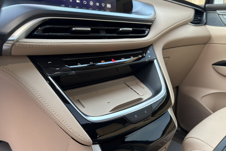 别克GL8新能源 2025款 陆尚 尊享版 7座中控内饰7009