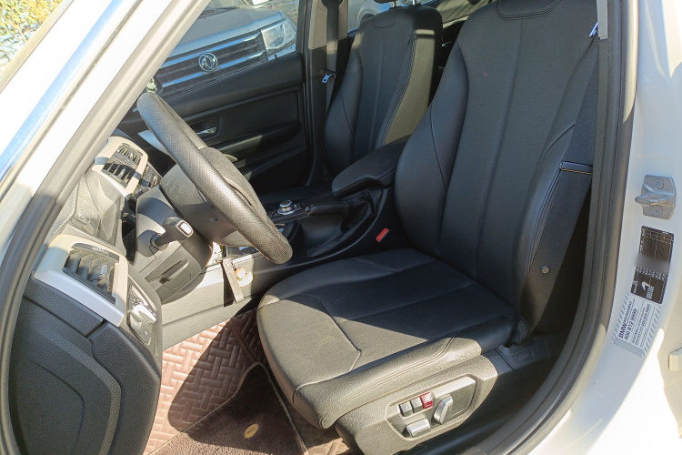 宝马3系 2016款 320Li 时尚型局部细节19