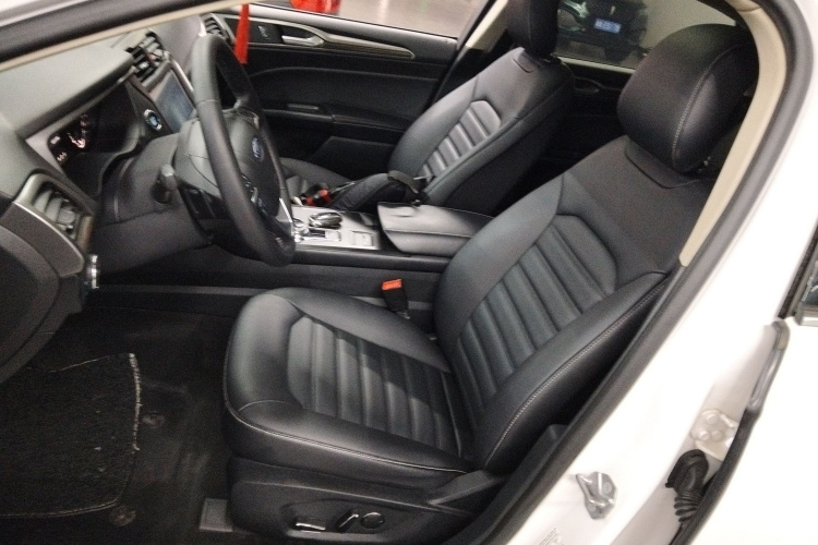 福特 蒙迪欧 2018款 EcoBoost 180 智控时尚型 国VI中控内饰19