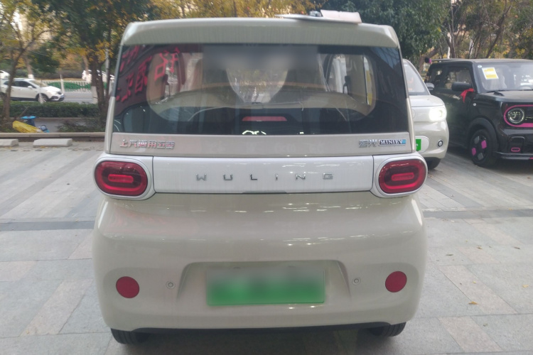 五菱汽车 宏光MINIEV 2024款 第三代 215km 青春版车身外观6