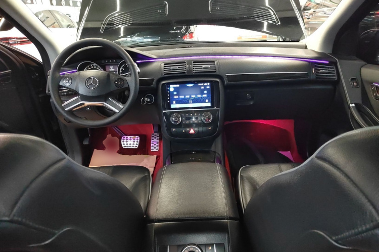 奔驰R级 2017款 R 320 4MATIC 商务型臻藏版中控内饰12