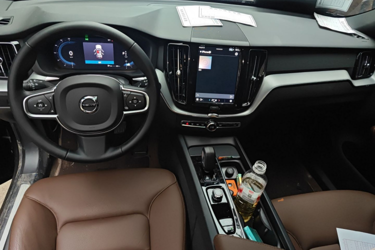 沃尔沃XC60 2026款 B5 四驱智逸豪华版中控内饰12