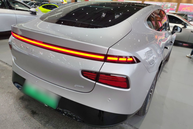 小鹏P7 2023款 P7i 702 Pro车身外观6005