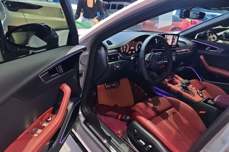 奥迪A4L 2024款 40 TFSI 豪华动感型中控内饰7003