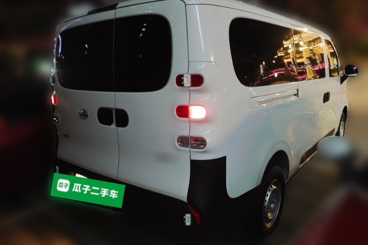 上汽大通MAXUS 大拿V1 2025款 低顶 多功能版 42kWh车身外观7