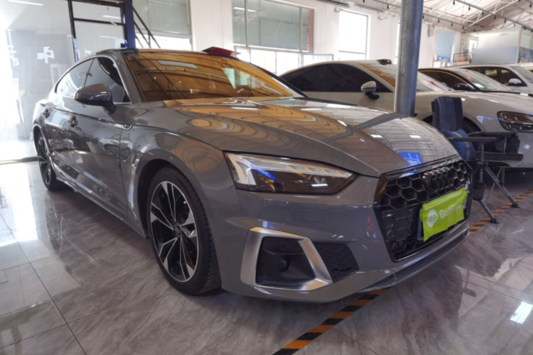 奥迪A5 2021款 Sportback 40 TFSI 时尚致雅型车身外观3