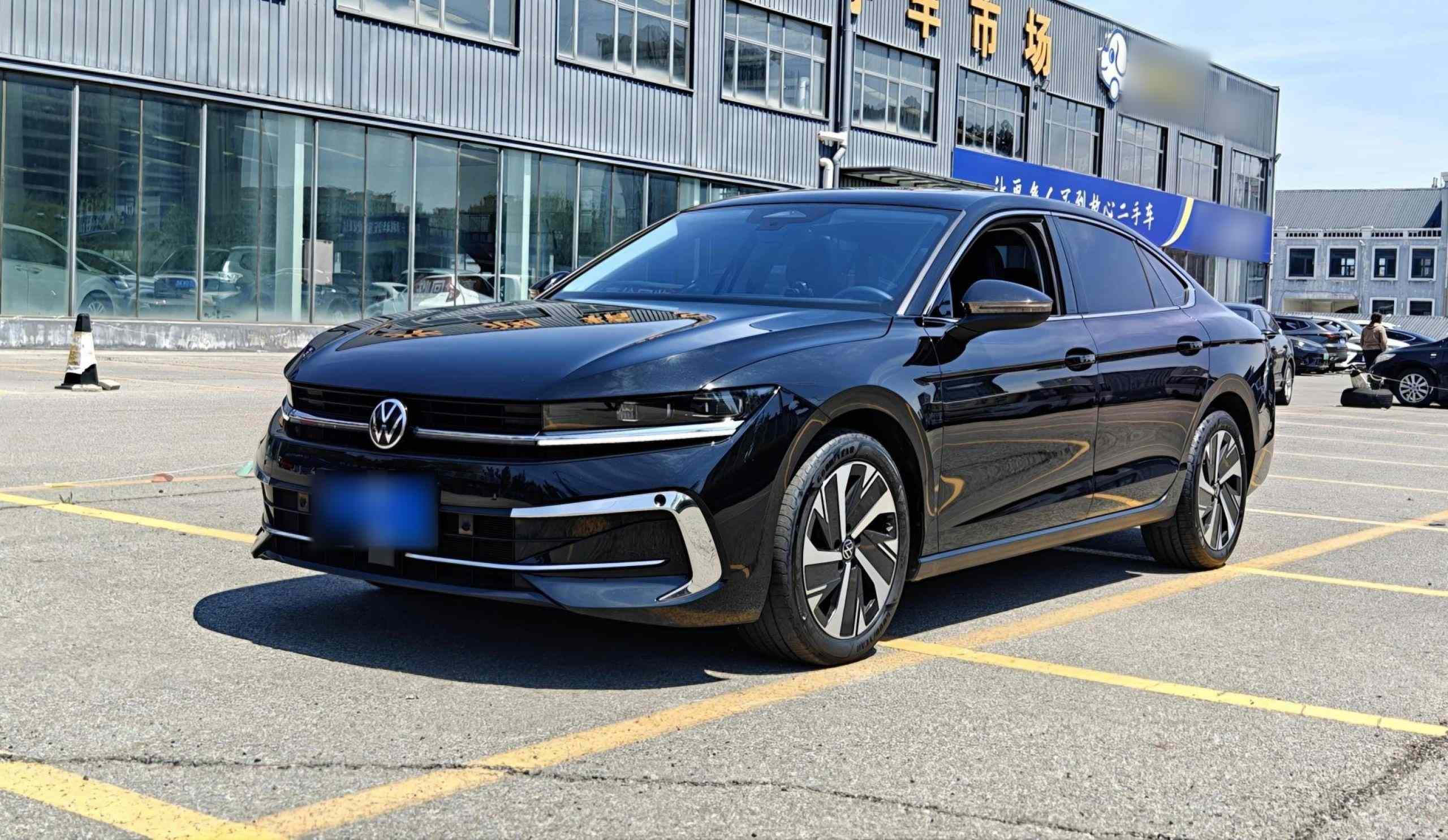 大众 迈腾 2024款  300TSI DSG尊享版显眼包(2)