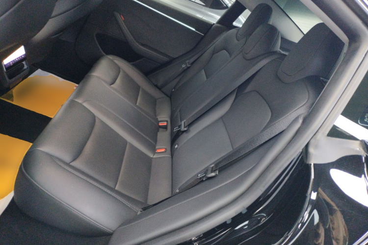 特斯拉 Model 3 2023款 长续航全轮驱动版中控内饰7004
