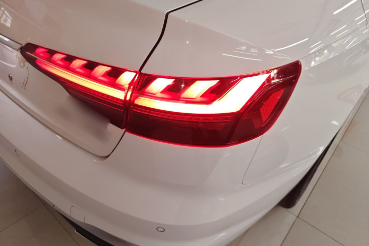 奥迪A4L 2024款 40 TFSI 时尚动感型车身外观6006