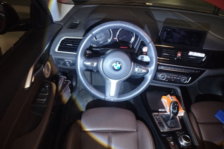 宝马1系 2021款 120i M运动曜夜版中控内饰13