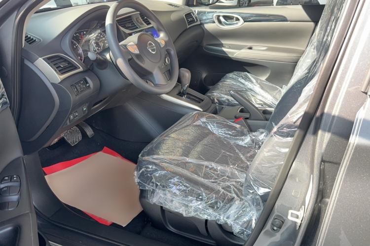 日产 轩逸 2024款 改款三 经典 1.6XE CVT舒适版中控内饰7002