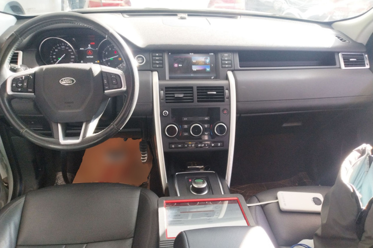 路虎 发现神行 2018款 240PS SE版中控内饰12