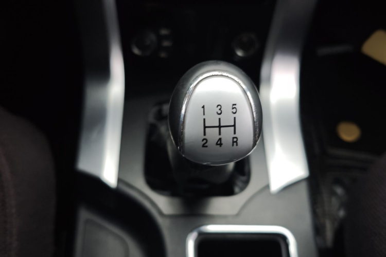 猎豹汽车 猎豹Q6 2015款 2.4L 手动四驱卓越型局部细节18