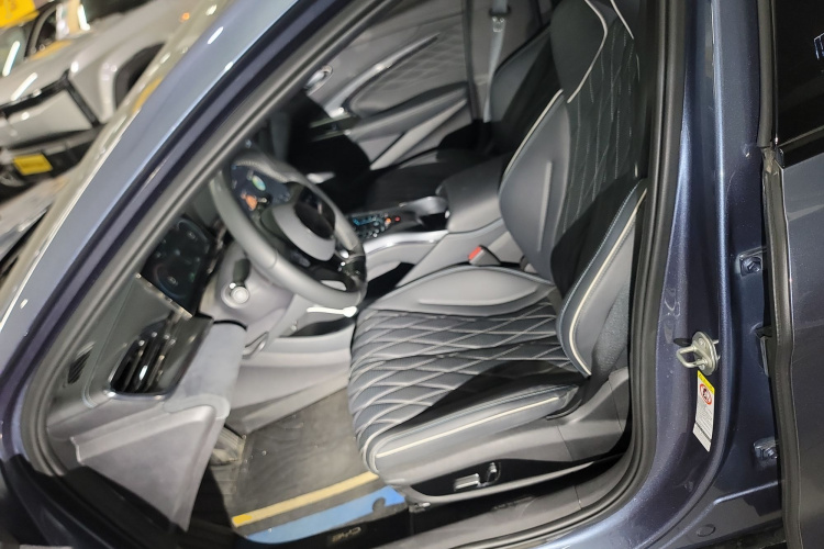 比亚迪 海豹 2023款 冠军版 550km 尊贵型中控内饰19