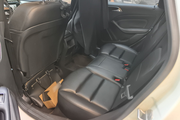 奔驰B级 2012款 B 200中控内饰7004