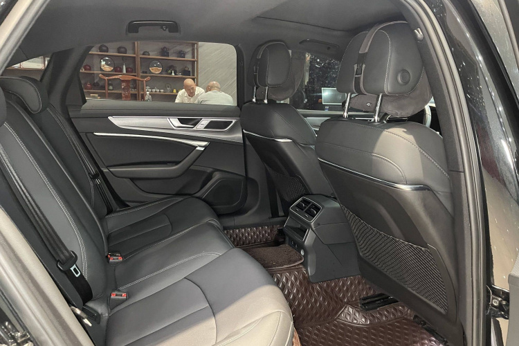 奥迪A6L 2023款 改款 40 TFSI 豪华动感型中控内饰7008