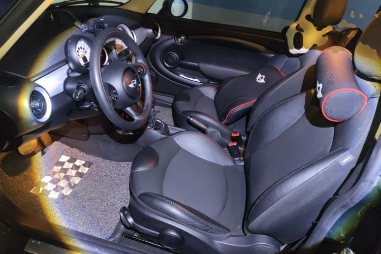 MINI Clubman 2011款 1.6L COOPER Fun中控内饰19