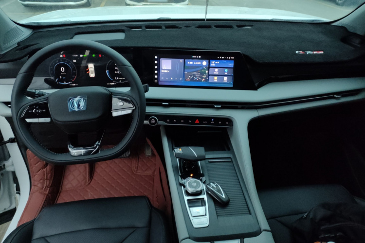 长安CS75 PLUS 2025款 第三代 冠军版 1.5T 劲航型中控内饰12