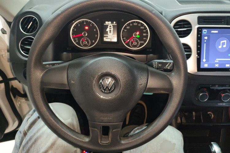 大众 途观 2016款 300TSI 自动两驱风尚版中控内饰13