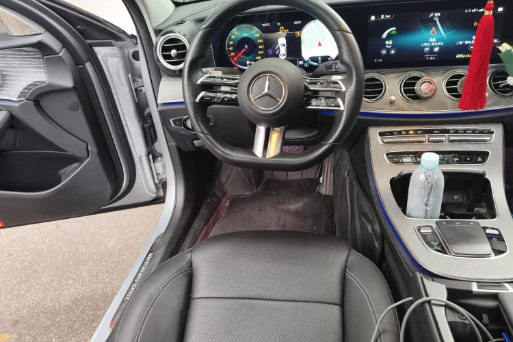 奔驰E级 2021款 改款 E 300 L 运动时尚型局部细节13