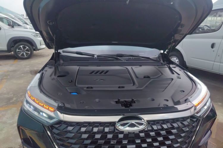 奇瑞 瑞虎8 PRO 2022款 390T 两驱浩瀚版 5座机舱底盘24