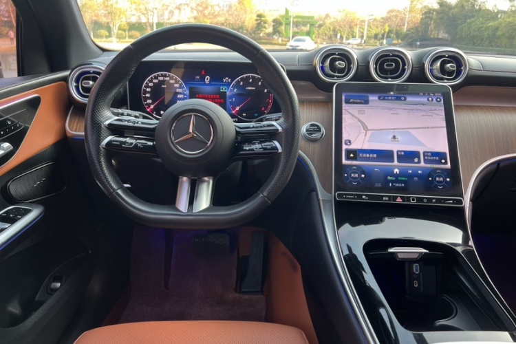 奔驰GLC 2024款 GLC 300 L 4MATIC 动感型 5座中控内饰7001