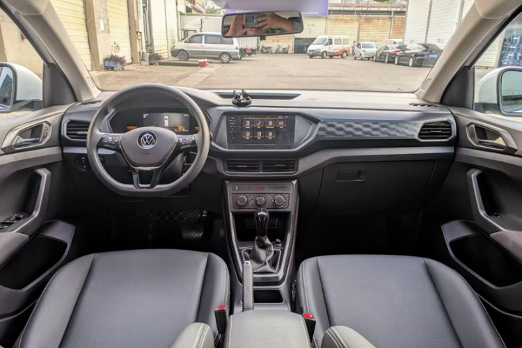 大众 途铠 2023款 改款 1.5L 自动风尚版中控内饰7001