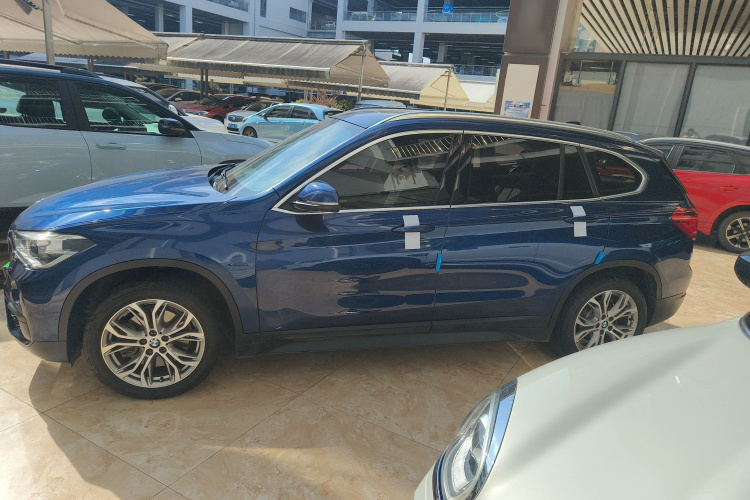 宝马X1 2019款 sDrive20Li 领先型车身外观4