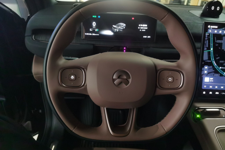 蔚来EC6 2024款 75kWh中控内饰13