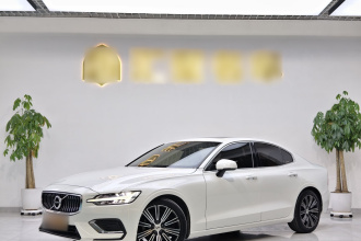 沃尔沃S60 2020款 T4 智远豪华版